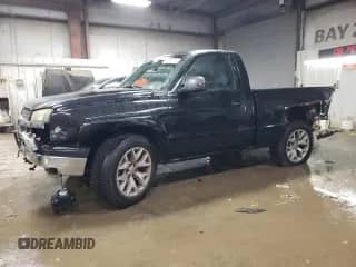2003 Chevrolet Silverado 1500 LS z VIN 1GCEK14T93Z187281, wystawiony jako Copart lot #84261304 z przebiegiem 176 871 mil mil oraz Szkoda całkowita • Salvage title. Historia ofert i sprzedaży dostępna na DreamBid. Obrazek 1.