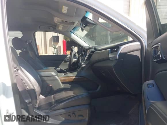 2017 Chevrolet Suburban LT z VIN 1GNSCHKC9HR182866, wystawiony jako IAAI lot #43348579 z przebiegiem 202 965 mil mil oraz . Historia ofert i sprzedaży dostępna na DreamBid. Obrazek 5.