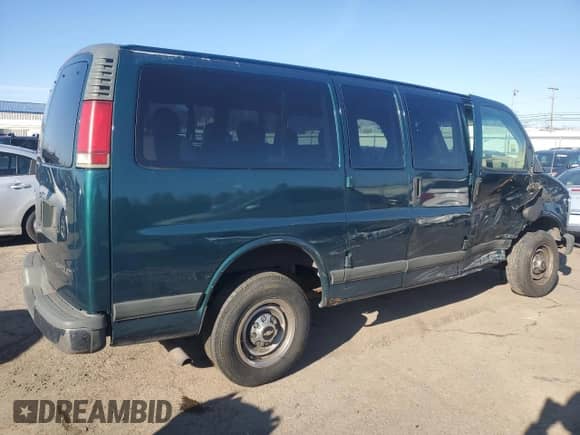 1997 Chevrolet Express with VIN 1GAGG25R1V1086734, listed as a Copart auction lot 46941485 with 197,756 mi miles and Salvage title. Bid and sale history available at DreamBid. Image 3.