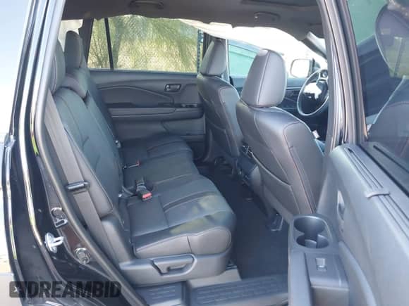 2025 Honda Passport TrailSport with VIN 5FNYF8H66SB012537, listed as a IAAI auction lot 43332615 with 1,998 mi miles and . Bid and sale history available at DreamBid. Image 8.