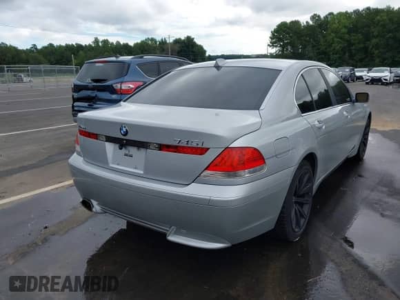 2003 BMW 7 Series 745i z VIN WBAGL63403DP68207, wystawiony jako IAAI lot #42992261 z przebiegiem 104 703 mil mil oraz . Historia ofert i sprzedaży dostępna na DreamBid. Obrazek 4.