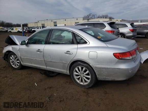 2008 Hyundai Azera Limited с VIN KMHFC46F58A318363, выставлен на аукционе Copart как лот 88803485 с пробегом 109 099 миль миль и Списание • Salvage title. История ставок и продаж доступна на DreamBid. Изображение 2.
