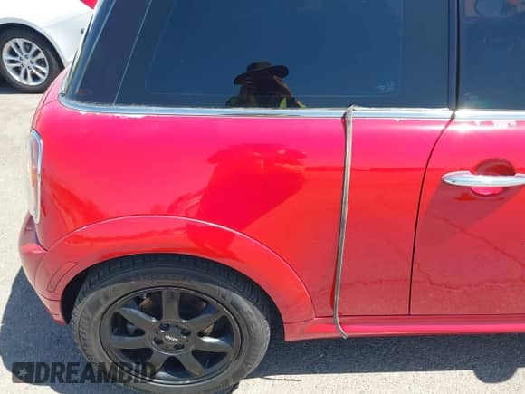 2010 MINI Hardtop with VIN WMWMF3C53ATZ64405, listed as a IAAI auction lot 42673213 with 135,765 mi miles and . Bid and sale history available at DreamBid. Image 17.