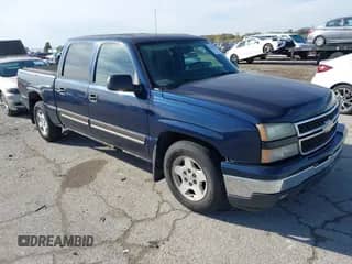 2006 Chevrolet Silverado 1500 LT1 z VIN 2GCEC13T961135807, wystawiony jako IAAI lot #43559809 z przebiegiem 437 001 mil mil oraz . Historia ofert i sprzedaży dostępna na DreamBid. Obrazek 1.