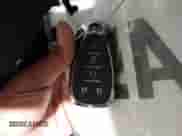 2020 Chevrolet Equinox LT z VIN 3GNAXVEX9LL252394, wystawiony jako IAAI lot #43322279 z przebiegiem 108 389 mil mil oraz . Historia ofert i sprzedaży dostępna na DreamBid. Obrazek 11.