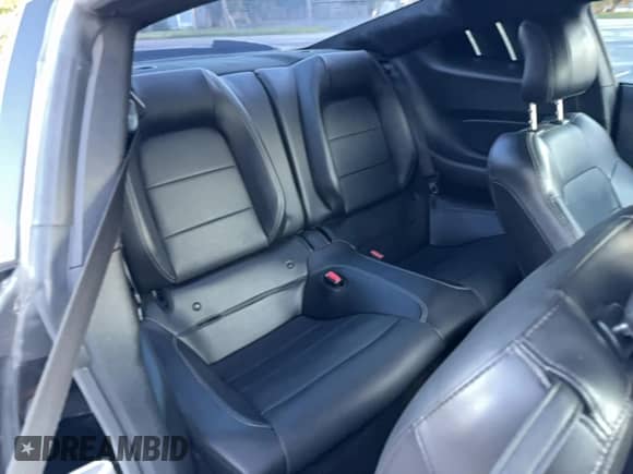 2017 Ford Mustang GT z VIN 1FA6P8CF9H5263838, wystawiony jako Copart lot #89445895 z przebiegiem 59 348 mil mil oraz Czysty tytuł • Clean title. Historia ofert i sprzedaży dostępna na DreamBid. Obrazek 6.