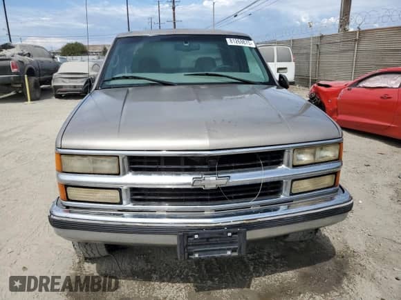 2000 Chevrolet Silverado 3500 with VIN 1GCGC33RXYF421587, listed as a Copart auction lot 81269875 with 330,642 mi miles and Clean title. Bid and sale history available at DreamBid. Image 5.