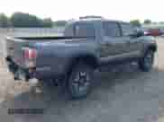 2023 Toyota Tacoma SR z VIN 3TMCZ5AN4PM571394, wystawiony jako IAAI lot #43129720 z przebiegiem 44 374 mil mil oraz . Historia ofert i sprzedaży dostępna na DreamBid. Obrazek 4.