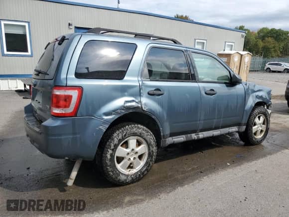 2011 Ford Escape XLT с VIN 1FMCU9DG9BKB77131, выставлен на аукционе Copart как лот 81254345 с пробегом 114 438 миль миль и Списание • Salvage title. История ставок и продаж доступна на DreamBid. Изображение 3.