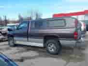 1998 Dodge 1500 z VIN 3B7HF16Z9WM220840, wystawiony jako IAAI lot #41595328 z przebiegiem 199 281 mil mil oraz . Historia ofert i sprzedaży dostępna na DreamBid. Obrazek 14.