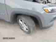2024 Jeep Compass Latitude с VIN 3C4NJDBN1RT598814, выставлен на аукционе IAAI как лот 43549570 с пробегом 48 452 миль миль и . История ставок и продаж доступна на DreamBid. Изображение 18.