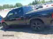 2018 Ram 1500 Express z VIN 1C6RR6KG5JS224520, wystawiony jako IAAI lot #42230272 z przebiegiem 140 748 mil mil oraz . Historia ofert i sprzedaży dostępna na DreamBid. Obrazek 14.