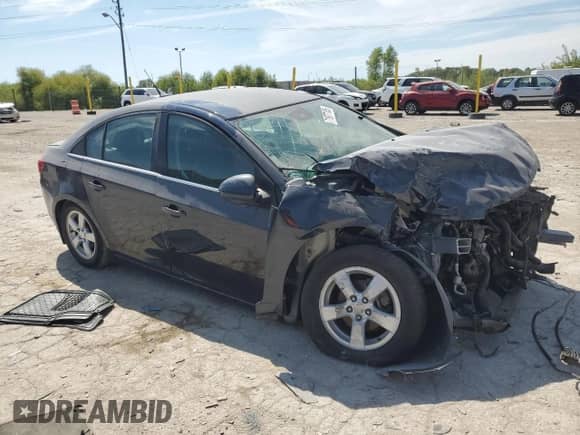 2014 Chevrolet Cruze 1LT z VIN 1G1PC5SB7E7367826, wystawiony jako Copart lot #71977135 z przebiegiem Nie podano mil oraz Czysty tytuł • Clean title. Historia ofert i sprzedaży dostępna na DreamBid. Obrazek 4.