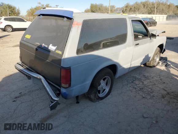 1989 Chevrolet Blazer с VIN 1GNCS18Z9K8255600, выставлен на аукционе Copart как лот 76288754 с пробегом 224 837 миль миль и На запчасти • Non repairable. История ставок и продаж доступна на DreamBid. Изображение 3.