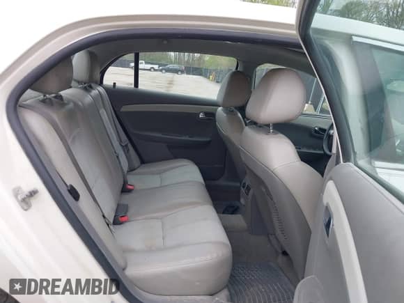 2012 Chevrolet Malibu 2LT z VIN 1G1ZD5E0XCF383148, wystawiony jako IAAI lot #39163732 z przebiegiem 188 648 mil mil oraz . Historia ofert i sprzedaży dostępna na DreamBid. Obrazek 8.