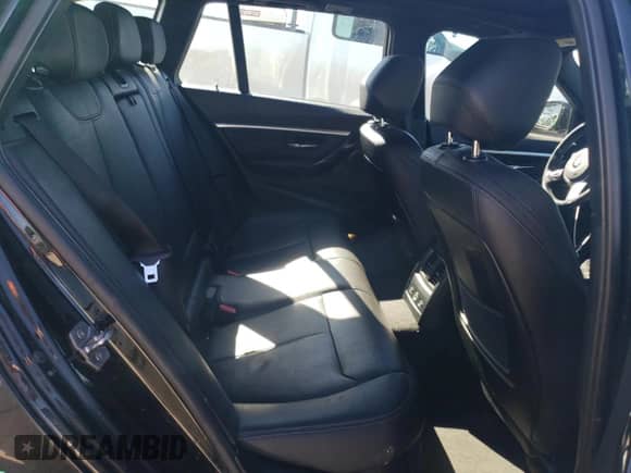 2016 BMW 3 Series 328i xDrive z VIN WBA8G5C53GK442544, wystawiony jako Copart lot #46398875 z przebiegiem 108 419 mil mil oraz Szkoda całkowita • Salvage title. Historia ofert i sprzedaży dostępna na DreamBid. Obrazek 11.