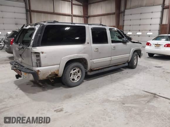 2006 Chevrolet Suburban LT z VIN 1GNFK16Z86J176787, wystawiony jako IAAI lot #41983946 z przebiegiem 232 131 mil mil oraz . Historia ofert i sprzedaży dostępna na DreamBid. Obrazek 4.