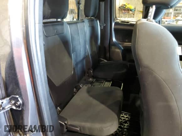 2022 Toyota Tacoma SR z VIN 3TYSZ5AN6NT075851, wystawiony jako Copart lot #67509485 z przebiegiem 94 512 mil mil oraz Czysty tytuł • Clean title. Historia ofert i sprzedaży dostępna na DreamBid. Obrazek 10.