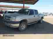 2004 Chevrolet Silverado 2500HD LS z VIN 1GCHK23204F266787, wystawiony jako IAAI lot #42609410 z przebiegiem 327 235 mil mil oraz . Historia ofert i sprzedaży dostępna na DreamBid. Obrazek 17.