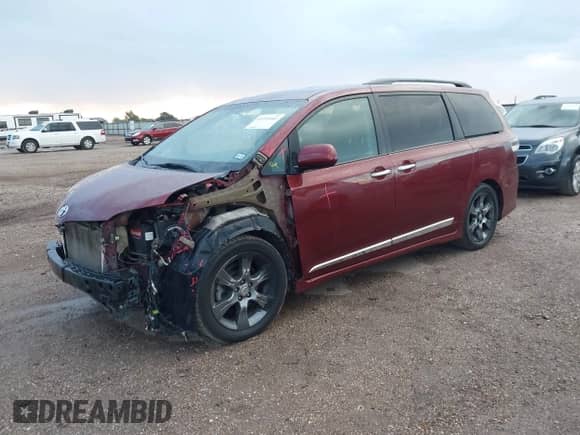 2016 Toyota Sienna SE with VIN 5TDXK3DC6GS721378, listed as a IAAI auction lot 43371442 with 153,500 mi miles and . Bid and sale history available at DreamBid. Image 2.