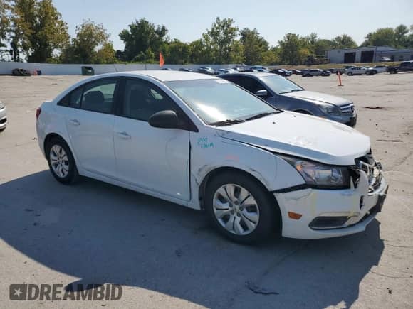 2015 Chevrolet Cruze LS z VIN 1G1PA5SH5F7243033, wystawiony jako Copart lot #71173455 z przebiegiem 80 793 mil mil oraz Czysty tytuł • Clean title. Historia ofert i sprzedaży dostępna na DreamBid. Obrazek 4.
