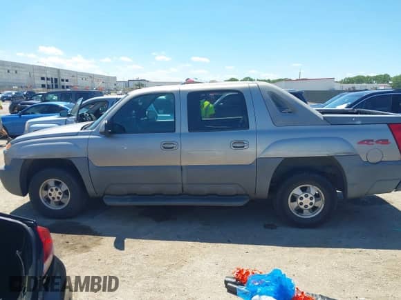 2002 Chevrolet Avalanche с VIN 3GNEK13T62G139311, выставлен на аукционе IAAI как лот 42903779 с пробегом 273 084 миль миль и . История ставок и продаж доступна на DreamBid. Изображение 14.