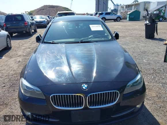 2013 BMW 5 Series 528i xDrive z VIN WBAXH5C50DD114488, wystawiony jako IAAI lot #42934634 z przebiegiem 103 848 mil mil oraz . Historia ofert i sprzedaży dostępna na DreamBid. Obrazek 6.