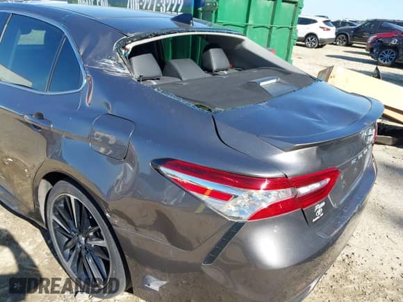2020 Toyota Camry XSE z VIN 4T1K61AKXLU882574, wystawiony jako IAAI lot #43349578 z przebiegiem 60 611 mil mil oraz . Historia ofert i sprzedaży dostępna na DreamBid. Obrazek 6.