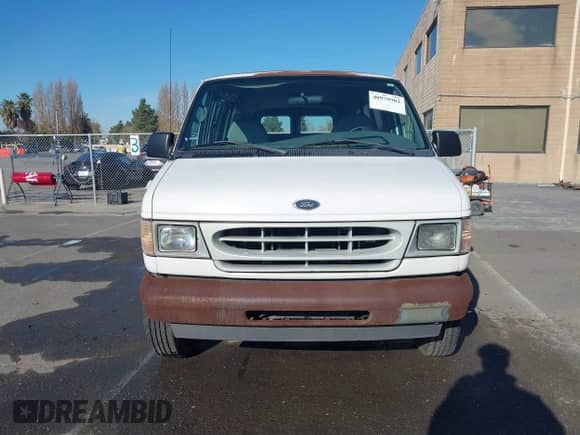 2002 Ford Econoline Cargo z VIN 1FTNS24L32HA62268, wystawiony jako IAAI lot #40979982 z przebiegiem 37 466 mil mil oraz . Historia ofert i sprzedaży dostępna na DreamBid. Obrazek 12.