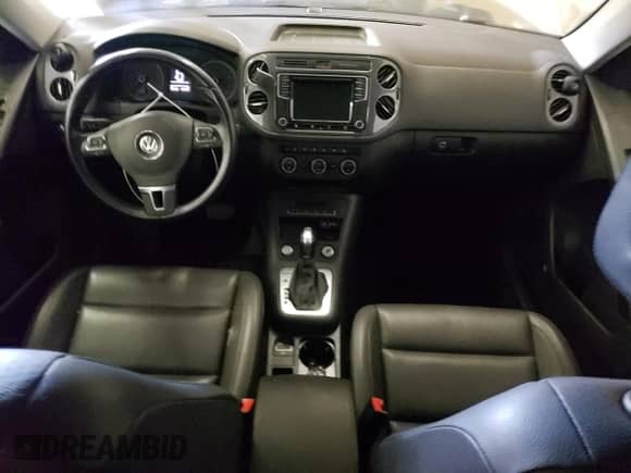 2017 Volkswagen Tiguan с VIN WVGHV7AX8HK506597, выставлен на аукционе Copart как лот 59624833 с пробегом 57 639 миль миль и . История ставок и продаж доступна на DreamBid. Изображение 8.