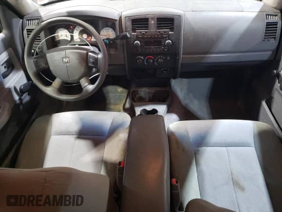 2006 Dodge Dakota ST с VIN 1D7HW28N46S634573, выставлен на аукционе Copart как лот 43834355 с пробегом 158 343 миль миль и Списание • Salvage title. История ставок и продаж доступна на DreamBid. Изображение 8.