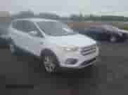 2017 Ford Escape SE с VIN 1FMCU9GD8HUB87051, выставлен на аукционе IAAI как лот 42335728 с пробегом 154 269 миль миль и . История ставок и продаж доступна на DreamBid. Изображение 1.