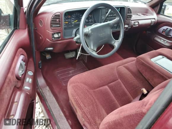 1996 GMC Sierra 1500 z VIN 2GTEC19R8T1529807, wystawiony jako Copart lot #66665385 z przebiegiem 162 241 mil mil oraz Nie do naprawy • Non repairable. Historia ofert i sprzedaży dostępna na DreamBid. Obrazek 8.