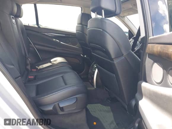 2010 BMW 5 Series 550i Gran Turismo xDrive с VIN WBASP4C56AC341368, выставлен на аукционе IAAI как лот 43266321 с пробегом 122 335 миль миль и . История ставок и продаж доступна на DreamBid. Изображение 8.