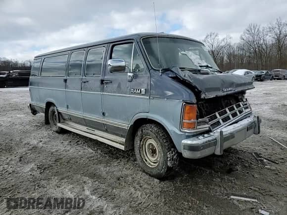 1988 Dodge Passenger with VIN 2B4HB21W4JK149486, listed as a Copart auction lot 42129255 with 160,225 mi miles and Salvage title. Bid and sale history available at DreamBid. Image 12.