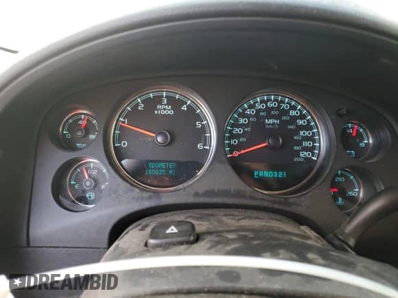 2008 Chevrolet Suburban 2LT with VIN 1GNFK163X8J127587, listed as a Copart auction lot 86182195 with 180,835 mi miles and Salvage title. Bid and sale history available at DreamBid. Image 9.