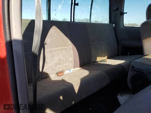 1995 Dodge 1500 z VIN 3B7HF13Z3SM106332, wystawiony jako Copart lot #87456884 z przebiegiem 265 295 mil mil oraz Czysty tytuł • Clean title. Historia ofert i sprzedaży dostępna na DreamBid. Obrazek 10.