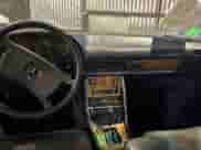 1984 Mercedes-Benz 500 с VIN WDBCA37A9EA027109, выставлен на аукционе Copart как лот 74401344 с пробегом 137 953 миль миль и Чистый • Clean title. История ставок и продаж доступна на DreamBid. Изображение 9.