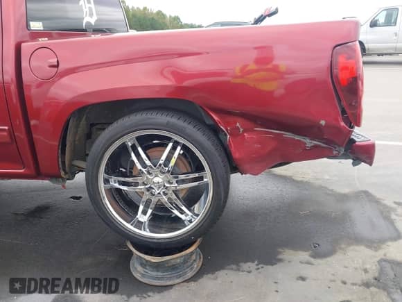 2010 Chevrolet Colorado 1LT z VIN 1GCDSCDE3A8131137, wystawiony jako IAAI lot #43435078 z przebiegiem 181 467 mil mil oraz . Historia ofert i sprzedaży dostępna na DreamBid. Obrazek 6.