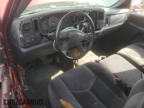 2003 GMC Sierra 1500 SLE с VIN 2GTEC19T631334462, выставлен на аукционе Copart как лот 70200225 с пробегом 237 438 миль миль и Списание • Salvage title. История ставок и продаж доступна на DreamBid. Изображение 8.