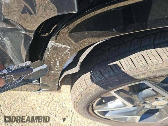 2025 Chevrolet Traverse AWD High Country z VIN 1GNEVKRS6SJ176899, wystawiony jako IAAI lot #43563760 z przebiegiem 18 060 mil mil oraz . Historia ofert i sprzedaży dostępna na DreamBid. Obrazek 9.