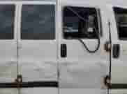 2002 Chevrolet Express с VIN 1GAHG39R121100096, выставлен на аукционе Copart как лот 84198674 с пробегом Не указан миль и Списание • Salvage title. История ставок и продаж доступна на DreamBid. Изображение 12.