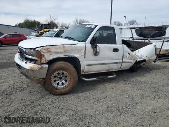 2002 GMC Sierra 1500 SLE с VIN 1GTEK14T62Z219165, выставлен на аукционе Copart как лот 46164825 с пробегом 190 418 миль миль и На запчасти • Non repairable. История ставок и продаж доступна на DreamBid. Изображение 1.