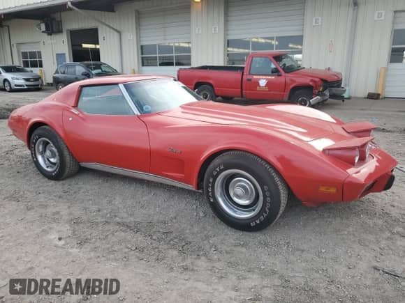 1976 Chevrolet Corvette z VIN 1737L6S401837, wystawiony jako Copart lot #49308425 z przebiegiem 93 858 mil mil oraz Czysty tytuł • Clean title. Historia ofert i sprzedaży dostępna na DreamBid. Obrazek 4.