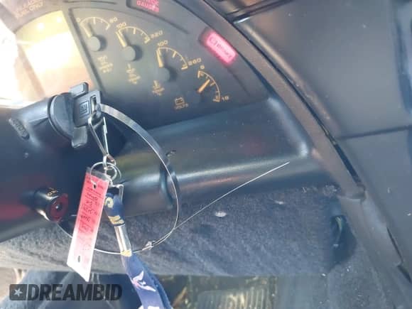 1992 Chevrolet Corvette with VIN 1G1YY23P0N5108637, listed as a IAAI auction lot 43410005 with 121,315 mi miles and . Bid and sale history available at DreamBid. Image 11.