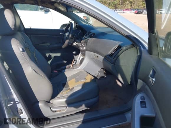 2005 Honda Accord with VIN JHMCN36445C016054, listed as a IAAI auction lot 43330439 with 125,411 mi miles and . Bid and sale history available at DreamBid. Image 5.