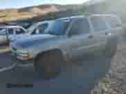 2002 Chevrolet Tahoe LT z VIN 1GNEK13T12J136864, wystawiony jako Copart lot #84018745 z przebiegiem 234 732 mil mil oraz Czysty tytuł • Clean title. Historia ofert i sprzedaży dostępna na DreamBid. Obrazek 1.