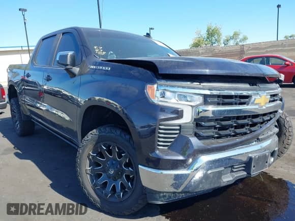 2022 Chevrolet Silverado 1500 LT с VIN 1GCPACEK1NZ530813, выставлен на аукционе IAAI как лот 42248713 с пробегом Не указан миль и . История ставок и продаж доступна на DreamBid. Изображение 1.