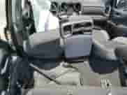 2020 Chevrolet Silverado 1500 LT z VIN 1GCRYDED3LZ199919, wystawiony jako Copart lot #69661635 z przebiegiem Nie podano mil oraz Szkoda całkowita • Salvage title. Historia ofert i sprzedaży dostępna na DreamBid. Obrazek 8.