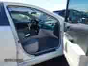 2013 Toyota Camry LE z VIN 4T1BD1FK0DU094306, wystawiony jako IAAI lot #43149397 z przebiegiem 160 507 mil mil oraz . Historia ofert i sprzedaży dostępna na DreamBid. Obrazek 5.